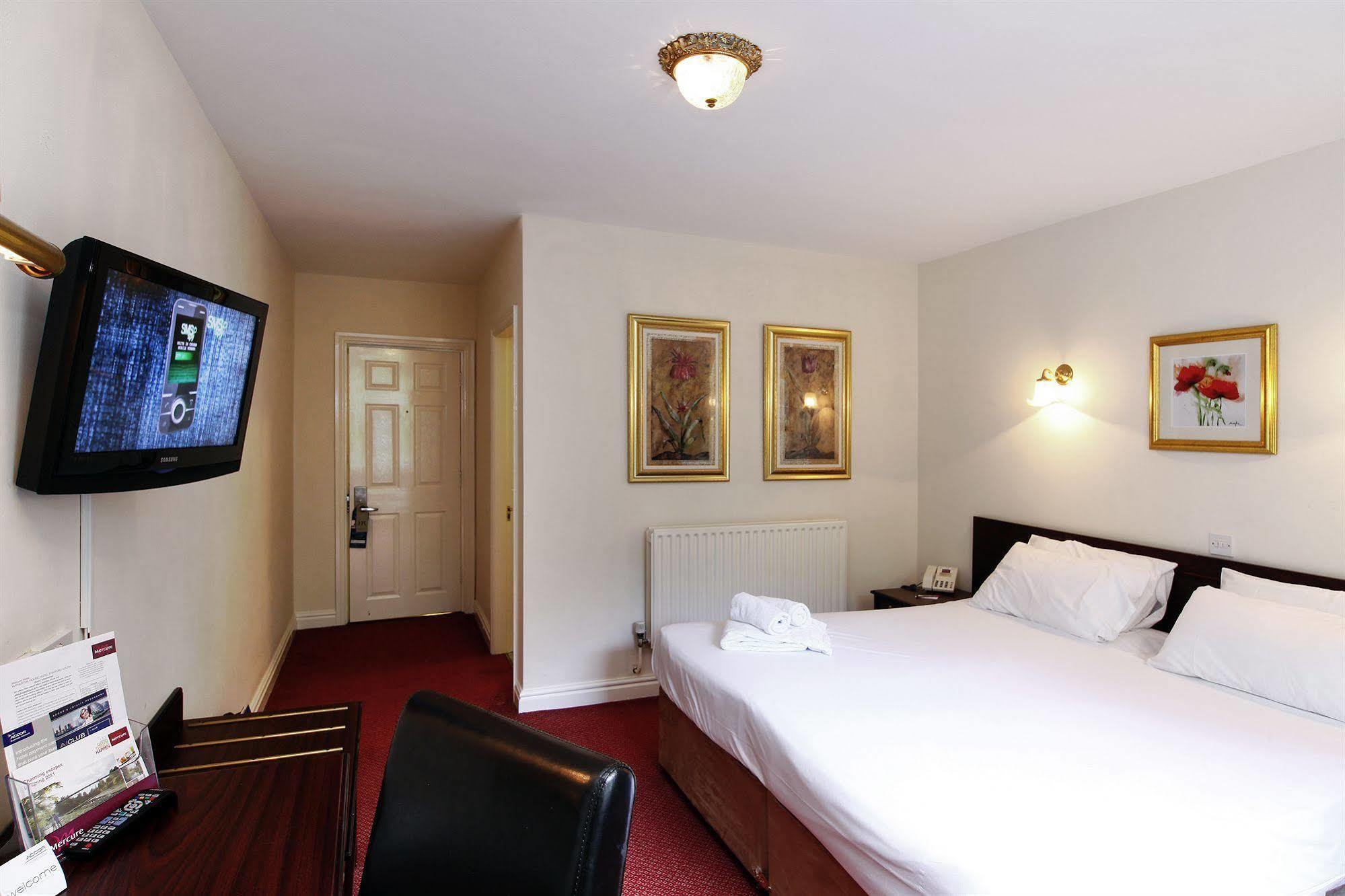 Stafford South Hatherton Hotel Penkridge Buitenkant foto