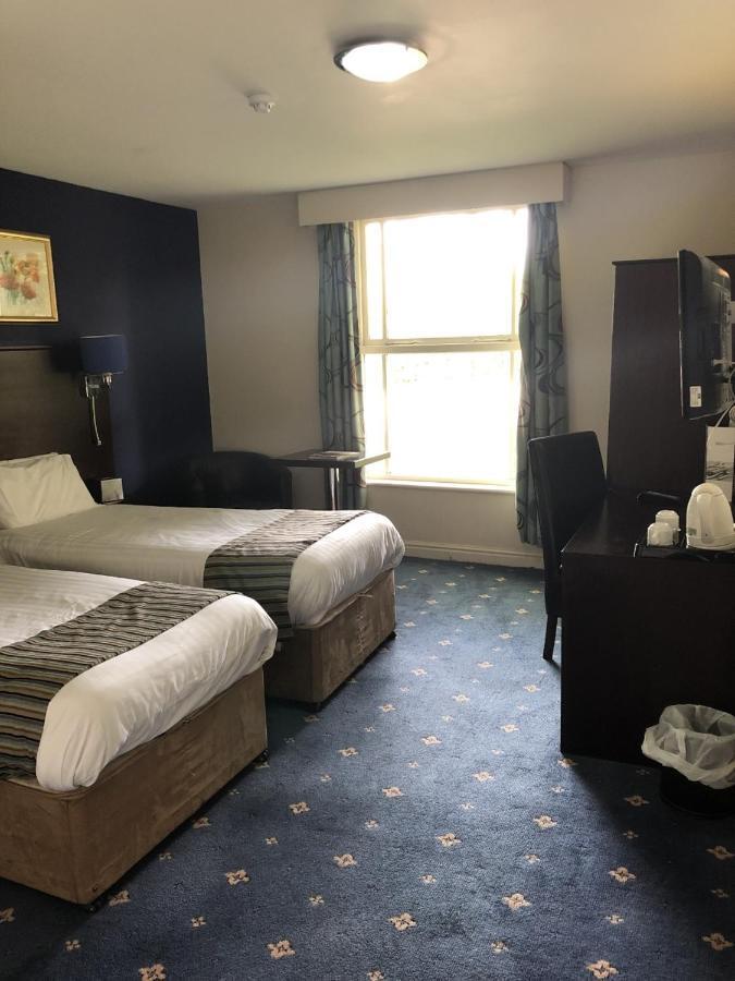 Stafford South Hatherton Hotel Penkridge Buitenkant foto